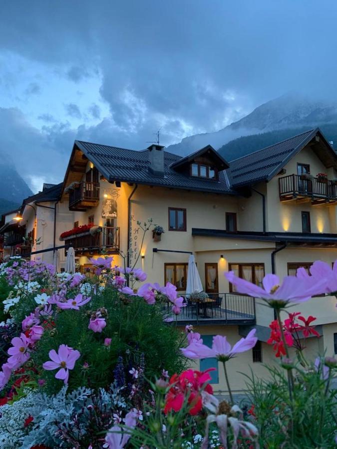 Hotel La Ginestra Чезана Торинезе Екстериор снимка