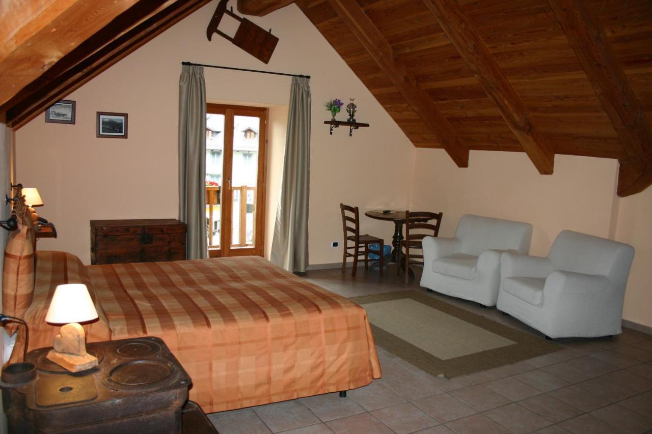 Hotel La Ginestra Чезана Торинезе Екстериор снимка