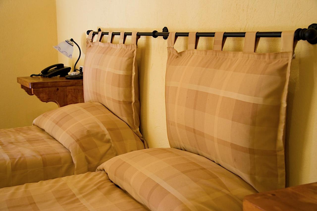 Hotel La Ginestra Чезана Торинезе Екстериор снимка