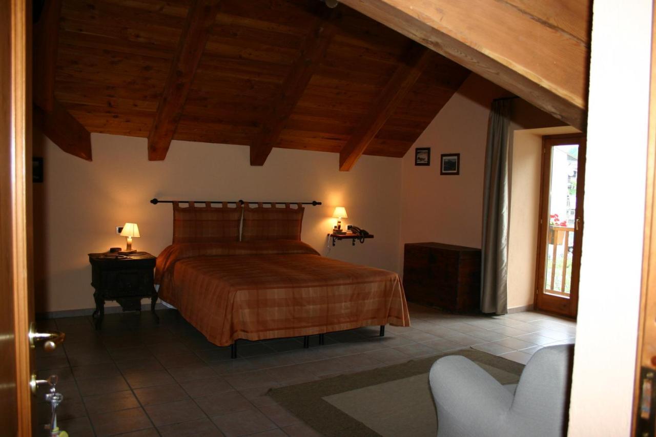 Hotel La Ginestra Чезана Торинезе Екстериор снимка