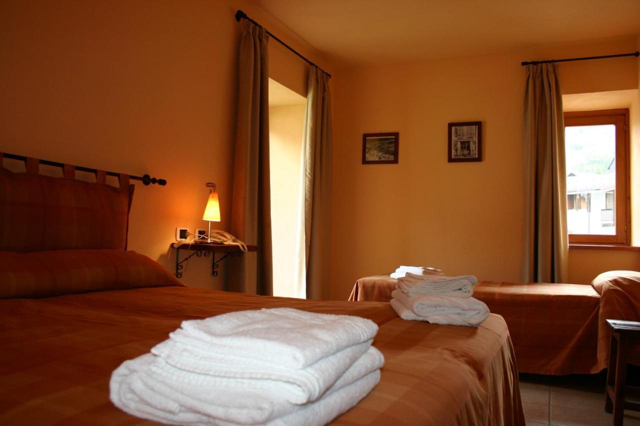 Hotel La Ginestra Чезана Торинезе Екстериор снимка